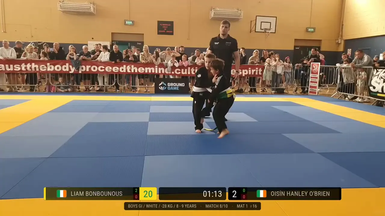 Frame at 00:33:18