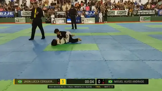 Frame at 00:33:14