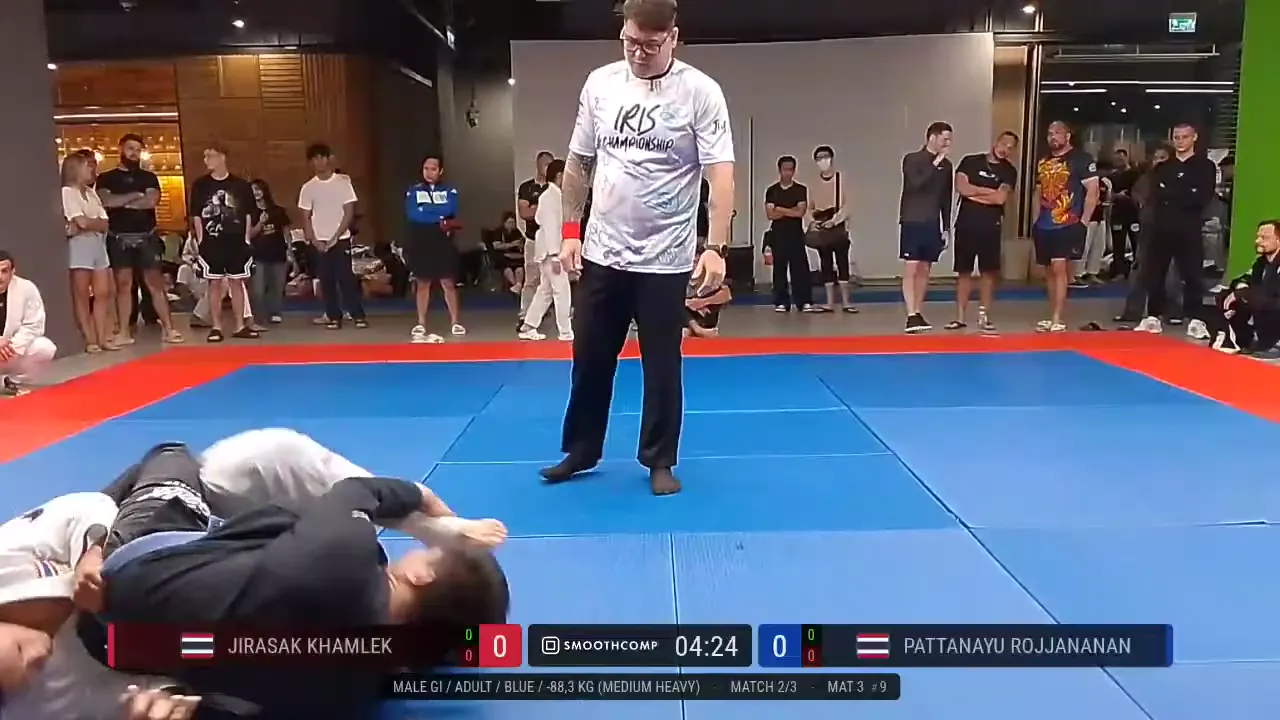 Frame at 00:33:26