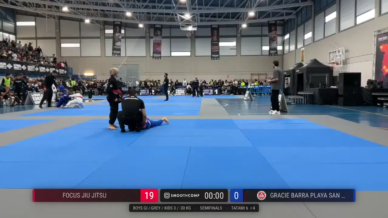 Frame at 00:32:44