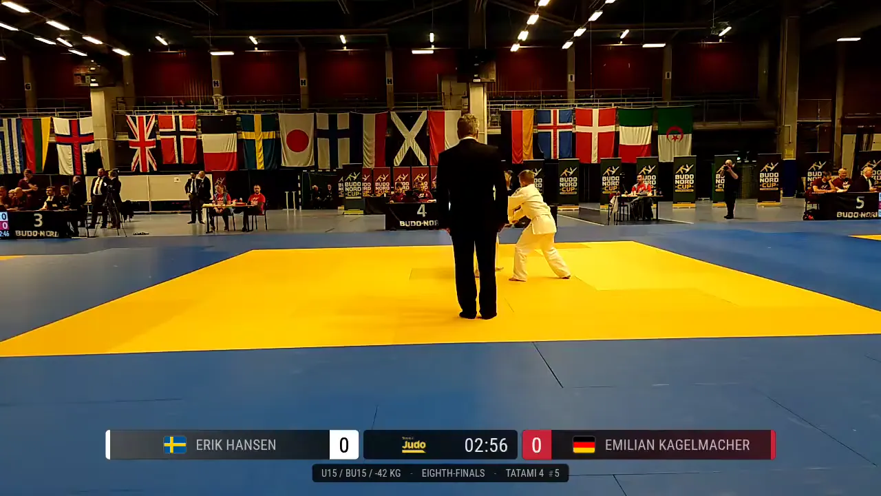 Frame at 00:32:15