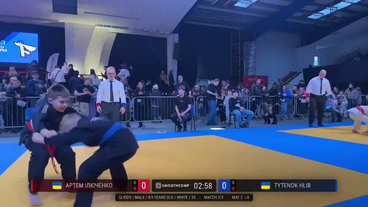 Frame at 00:32:37