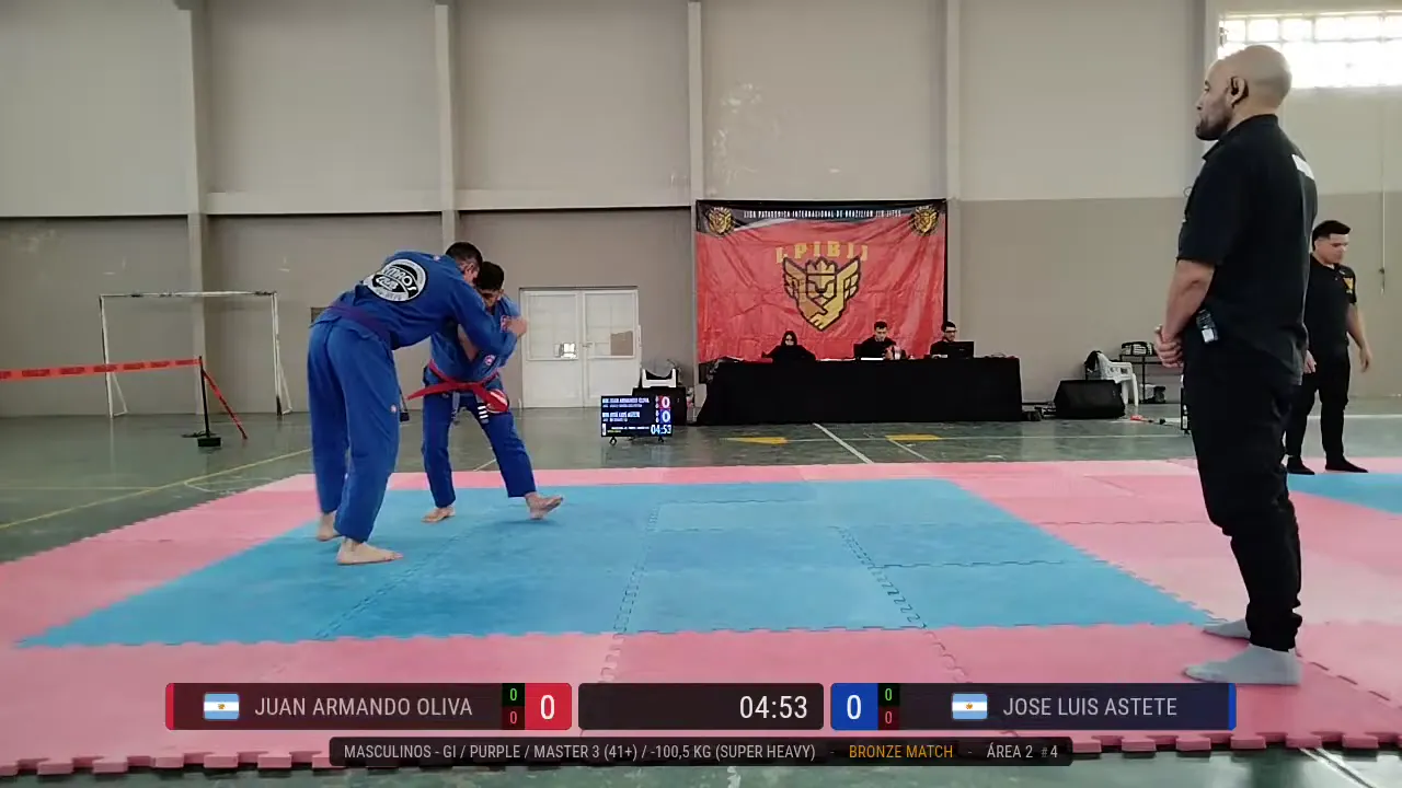 Frame at 00:33:07